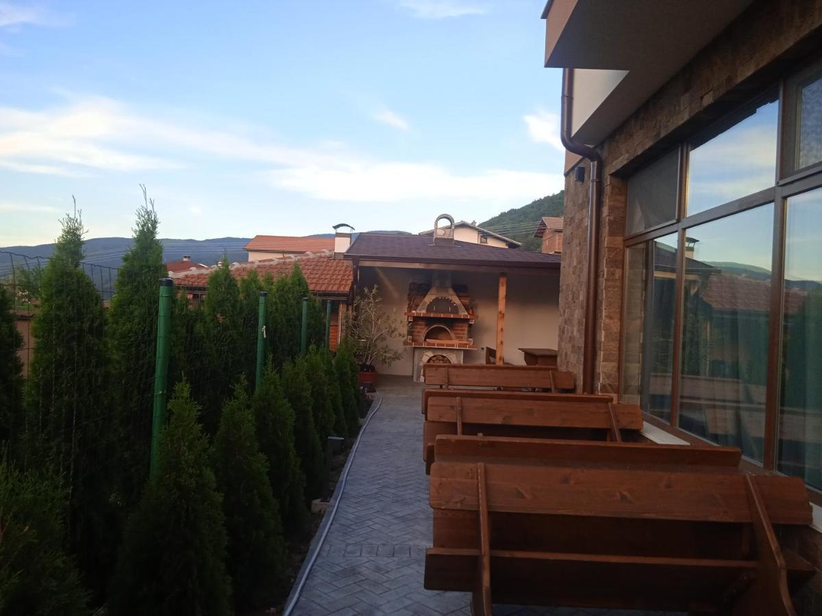 Семеен Хотел При Вергил Sapareva Banya Exterior foto